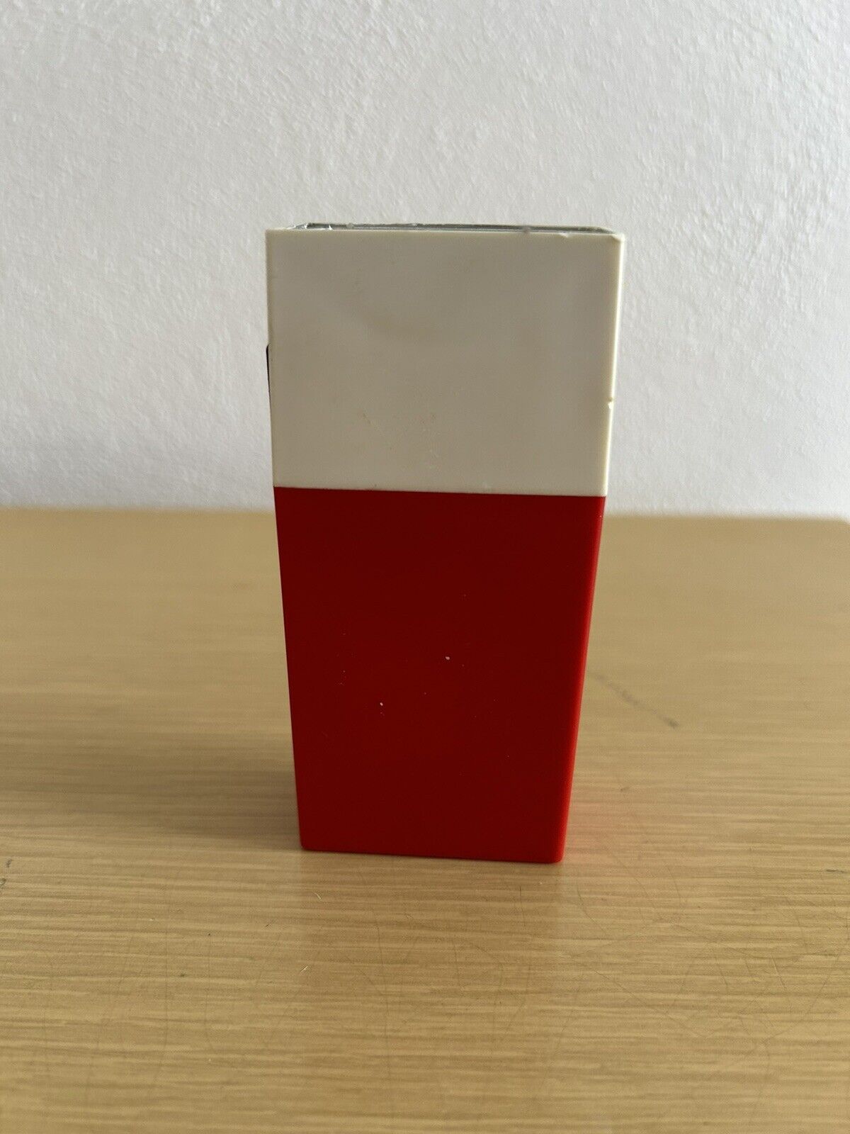 VINTAGE RAY-O-VAC RED AND WHITE PLASTIC SQUARE BOX FLASHLIGHT