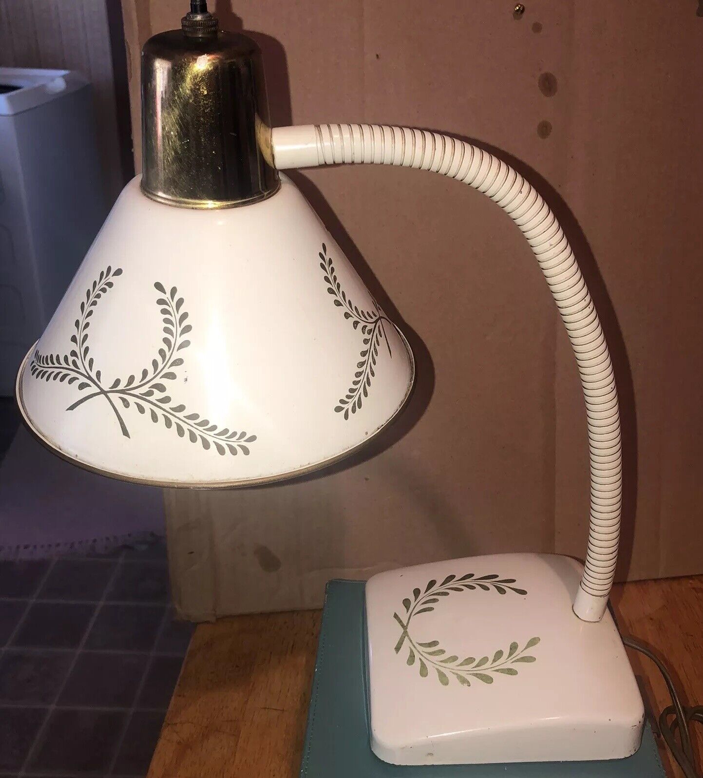 Vintage Metal Toleware Gooseneck Adjustable Lamp Table Or Hang On Wall ￼ Fun