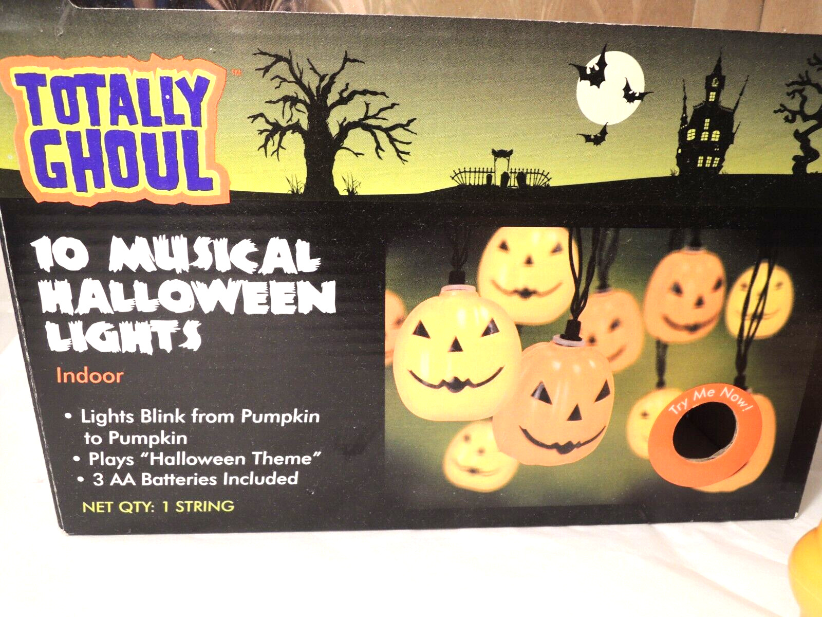 Totally Ghoul 10 Lights Musical String John Carpenter's Halloween Theme [Video]