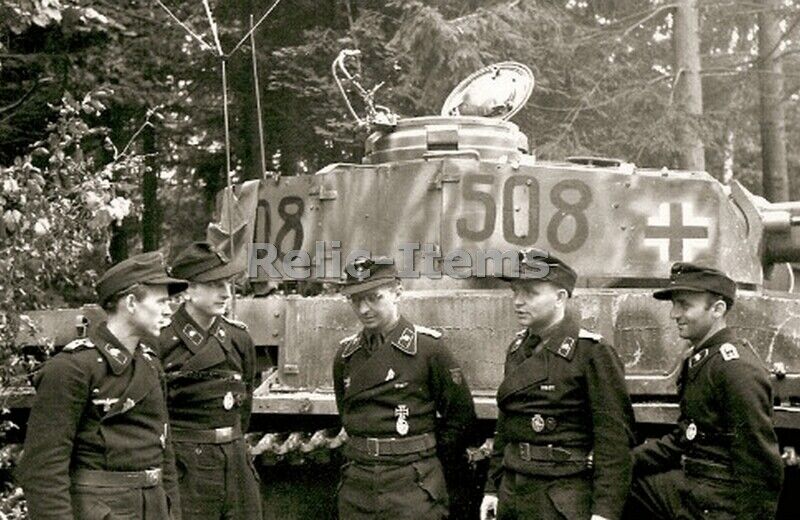 WW2 Picture Photo German Tank Panzer fighter destroyer crew soldiers 0157