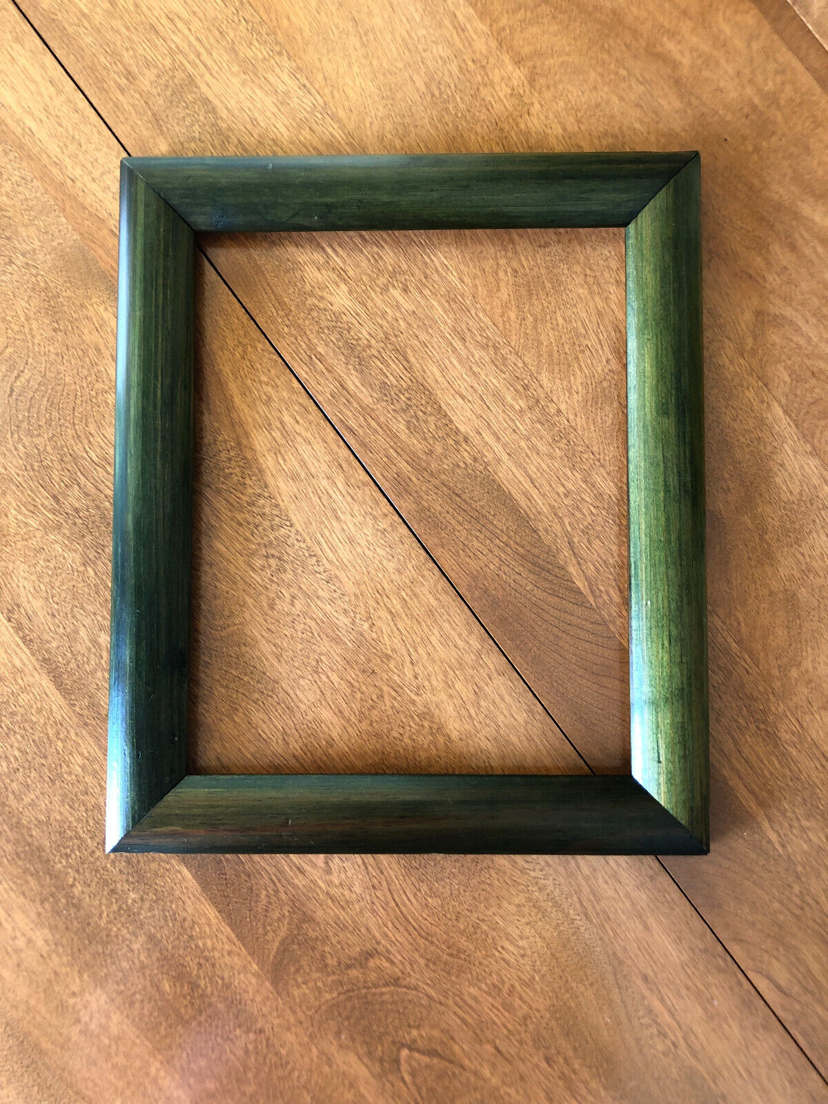 VTG 1980\'s-90\'s Solid  Green Wood Picture Frame,  Pine maybe?,  8\