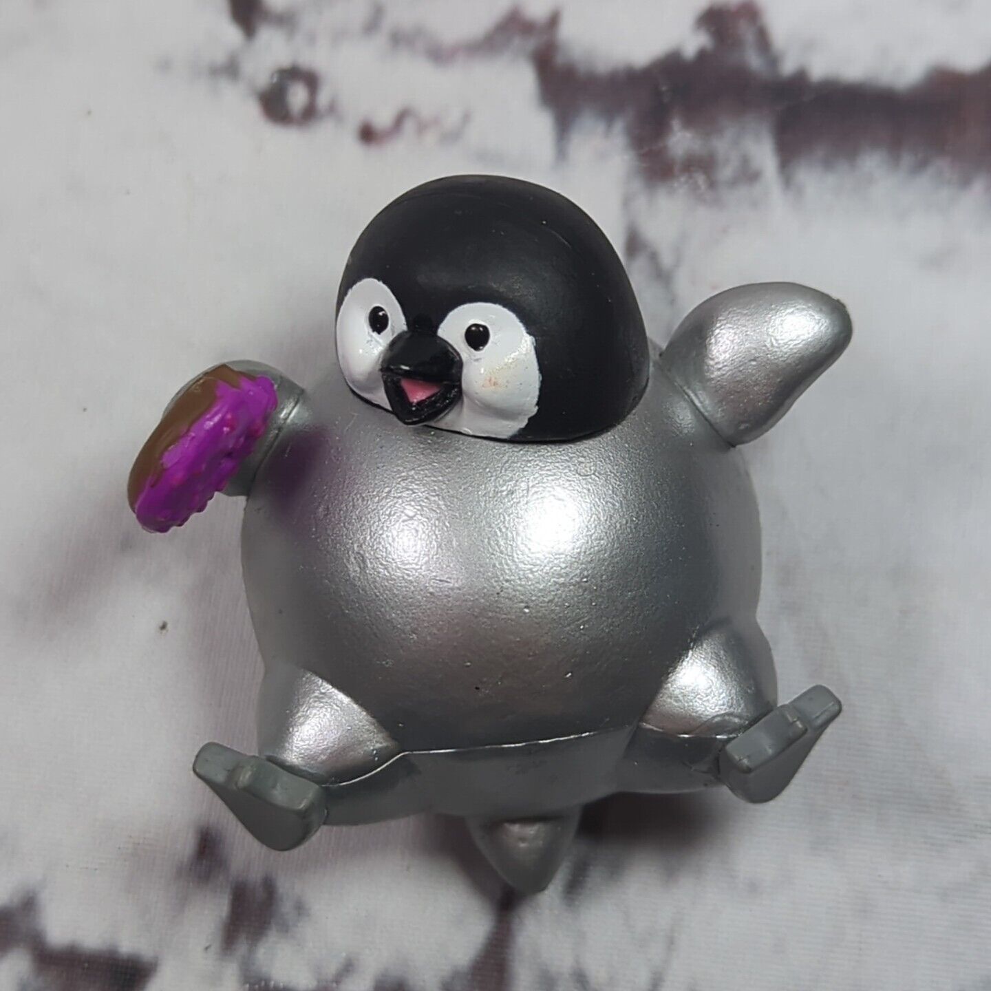Funko Paka Paka Munchies Ollie Penguin Chase