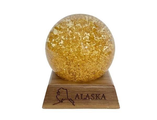 Vtg Poker Creek Gold Alaska 24K Gold Flake Snow Globe w/ Walnut Base USA Made