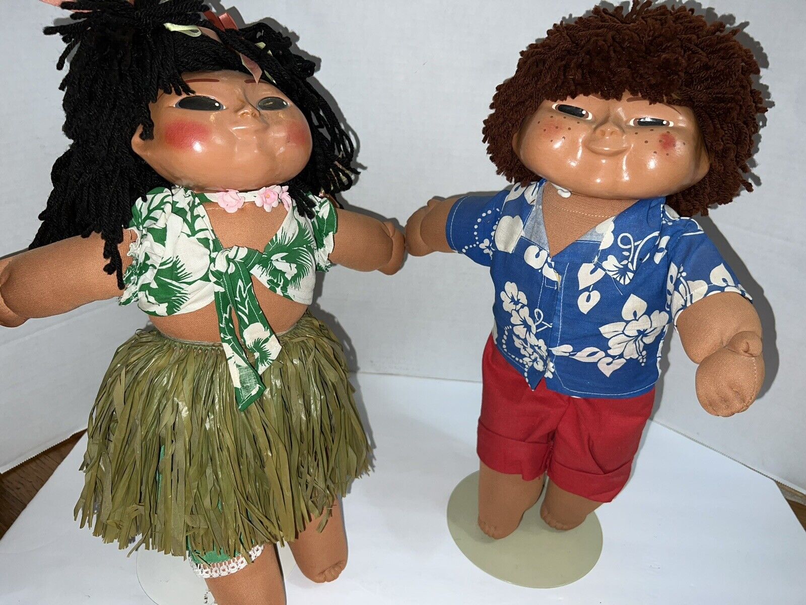 Pair Of 1985 And 1986 Doc Tatu Hawaiian Beach Babies Hula Doll Hawaiian W Stands