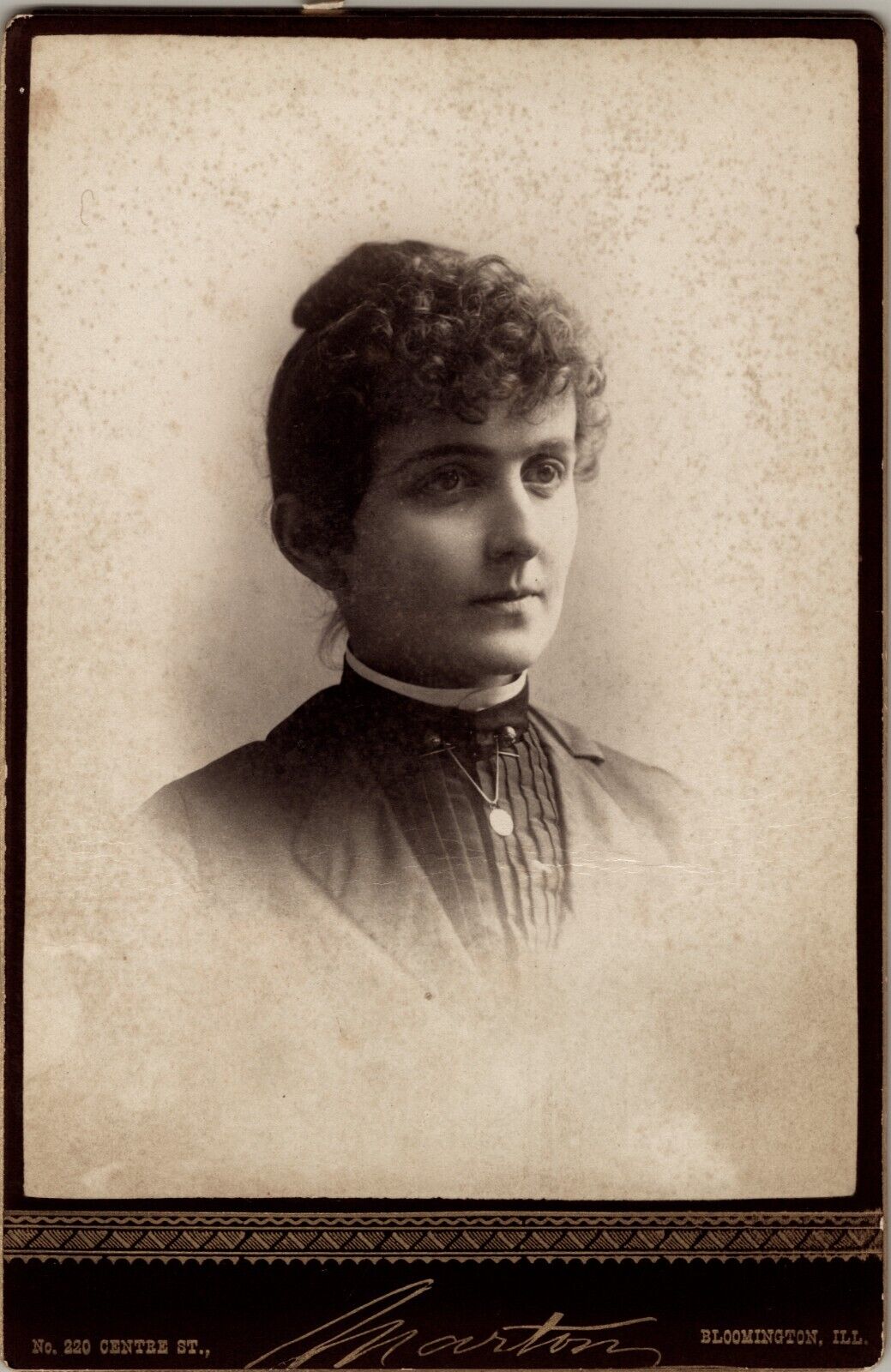 Victorian Woman Vignette Antique Cabinet Card Photo by Marton Illinois