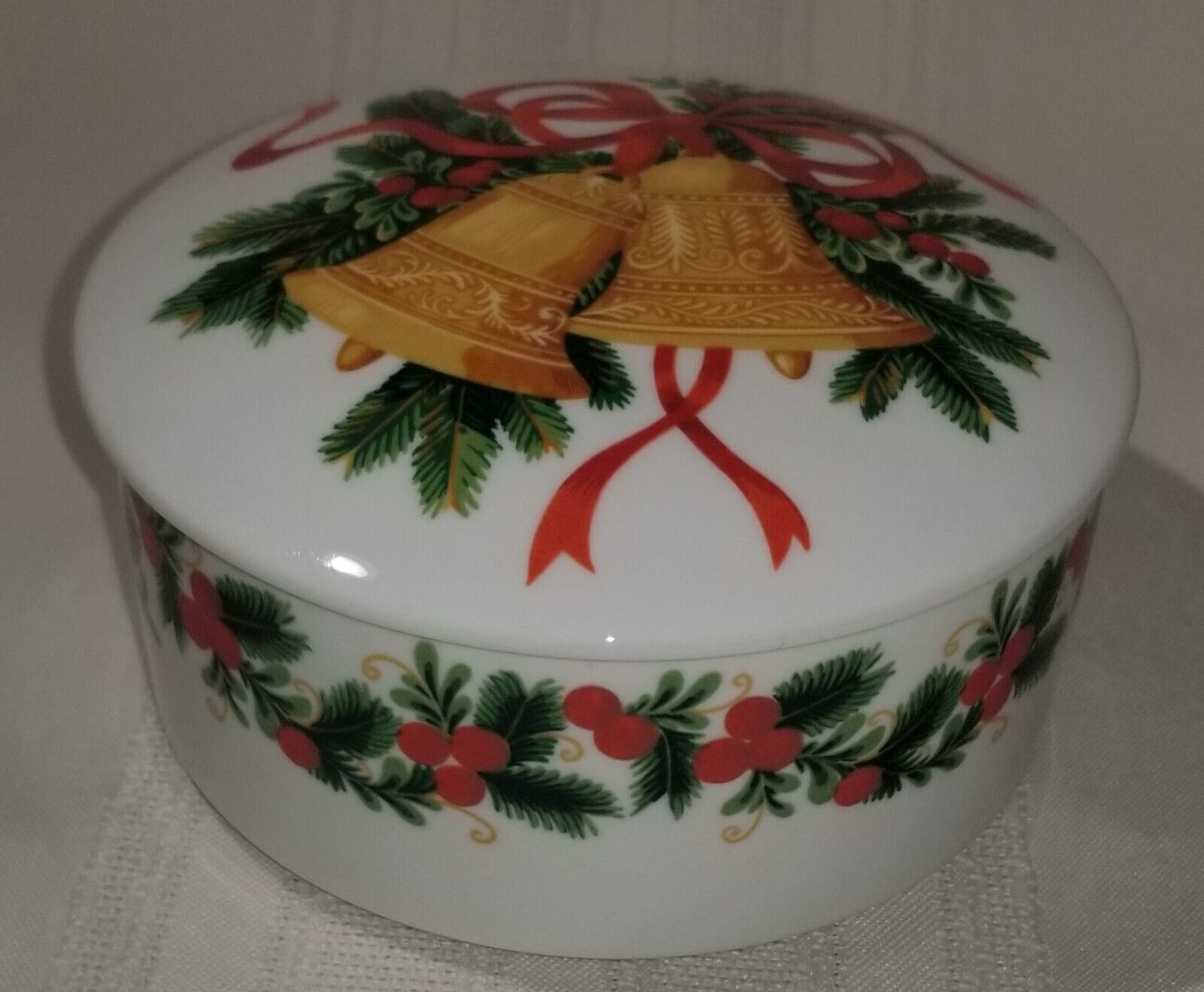 MiKasa BELLS OF HOLLY Christmas Trinket Box Candy Dish W/ Lid  Porcelain HK502 