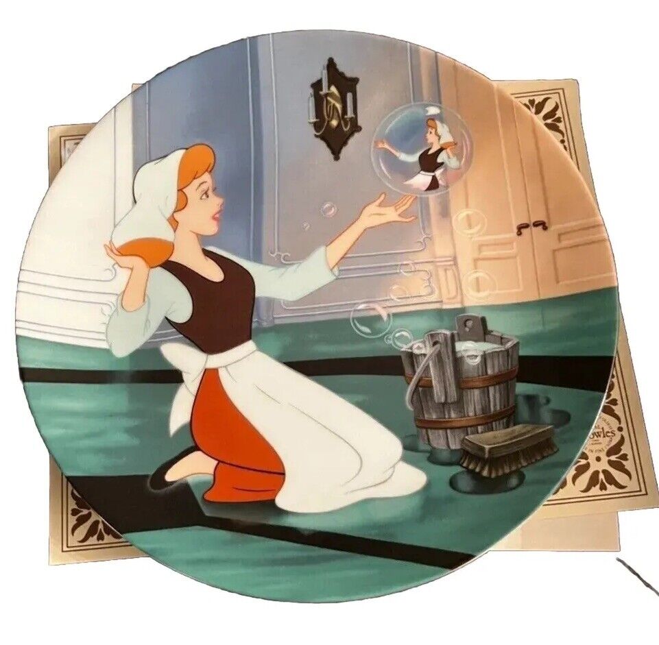 Vintage Walt Disney’s Cinderella Collector Plate “Oh Sing Sweet Nightingale”1989