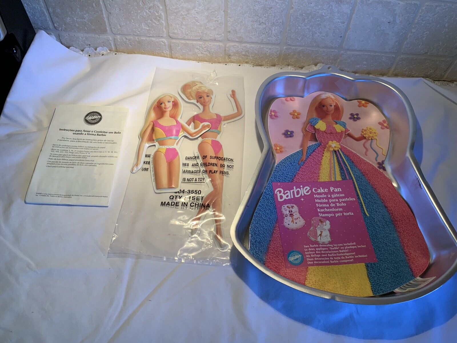 Wilton Barbie Cake Baking Mold, Pan 2 Plastic Dolls Instruction #2105 3550