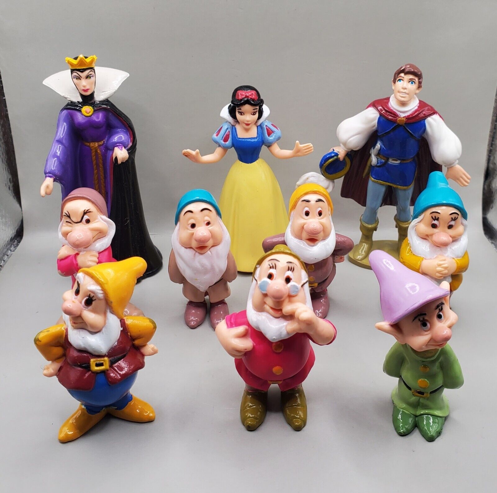 Vintage Mattel Walt Disney Snow White and The Seven Dwarfs Dwarves Figure Set