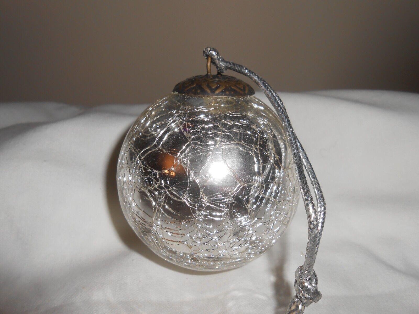 Beautiful TRADITIONS Heavy SILVER Mercury Crackle Glass Kugel Style Ornament