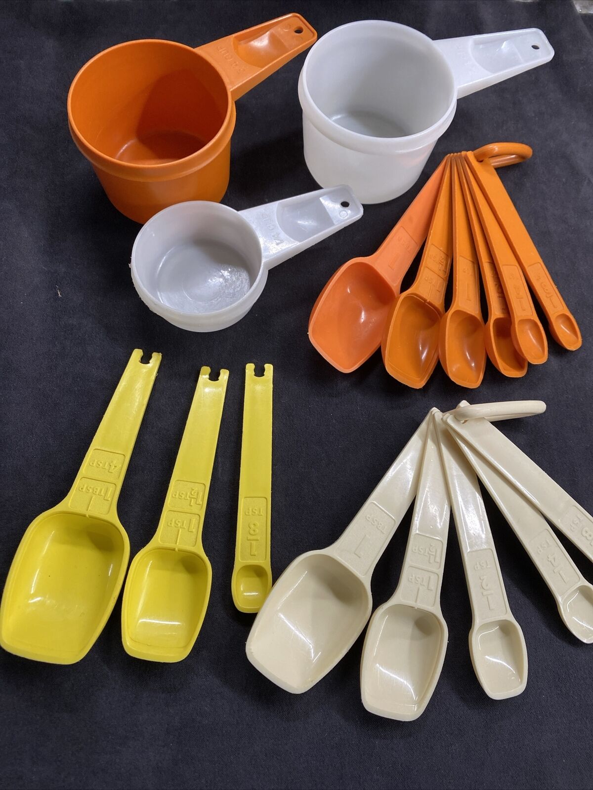 Vintage Lot Of Tupperware Measuring Spoons And Cups Different Colors And Sizes