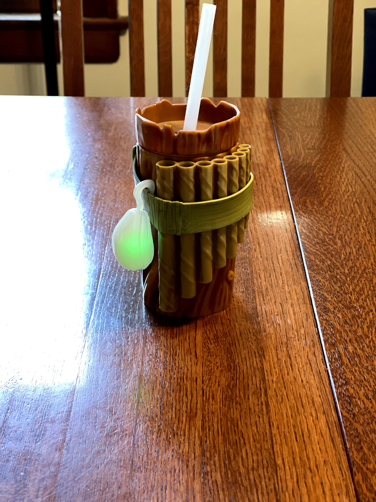 Disney Parks Pandora Na\'vi Flute Souvenir Plastic Sipper Cup WITH Fruit  RARE