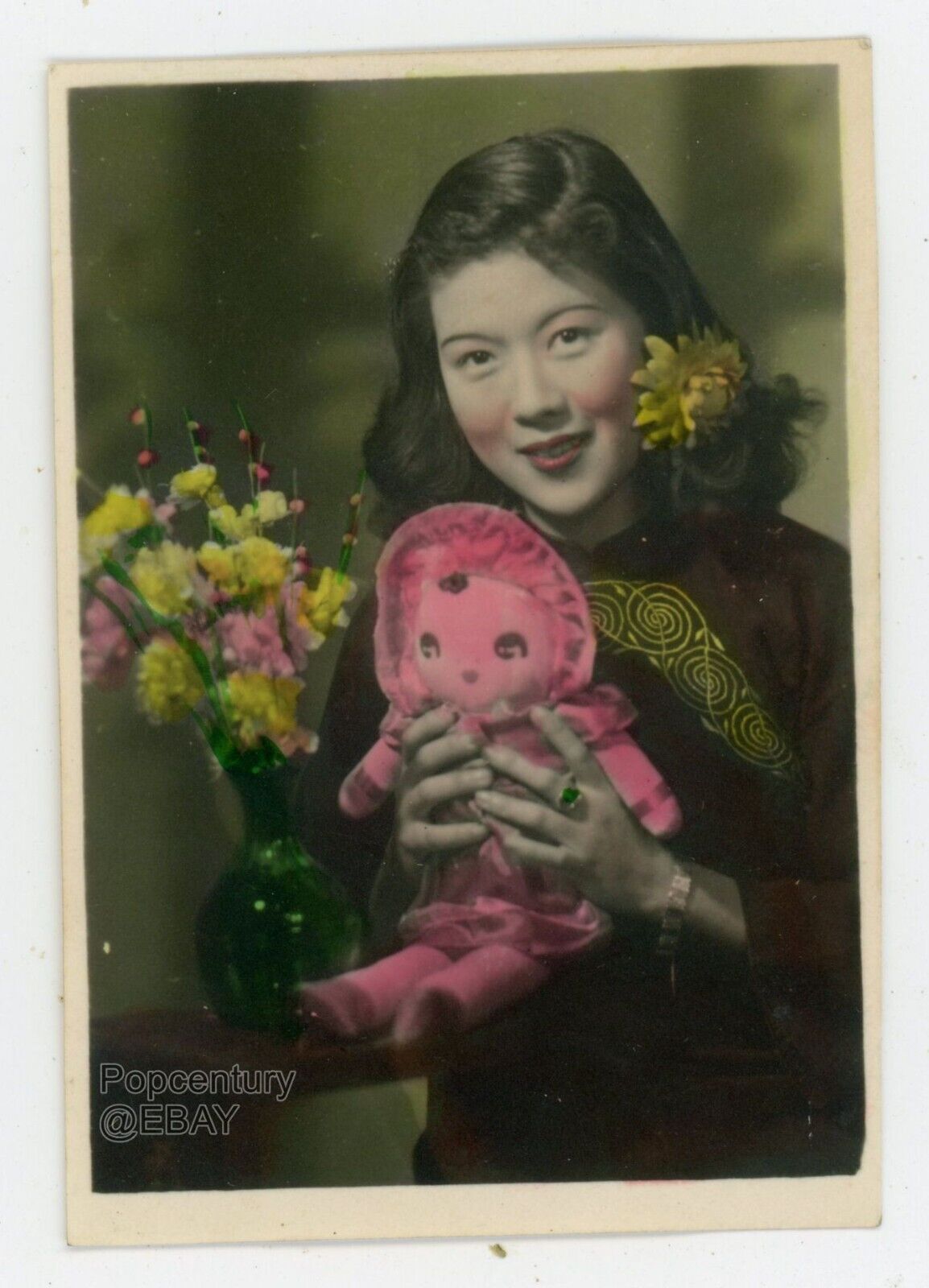 Vintage 1930s China Photograph Shanghai Actress WOU KONG Studio Pose Sharp Photo