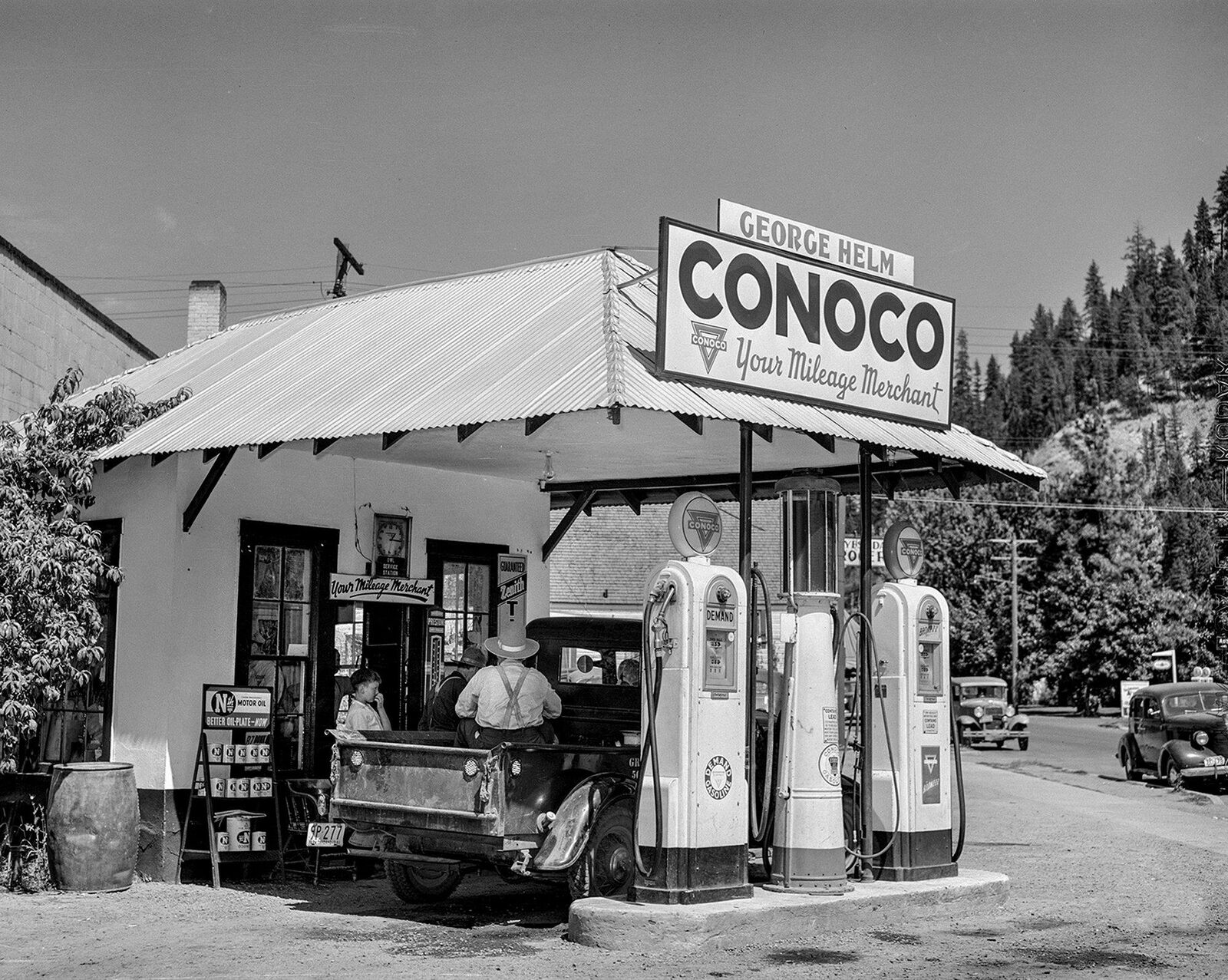 1941 CONOCO GAS STATION Orofino Idaho PHOTO (213-J)