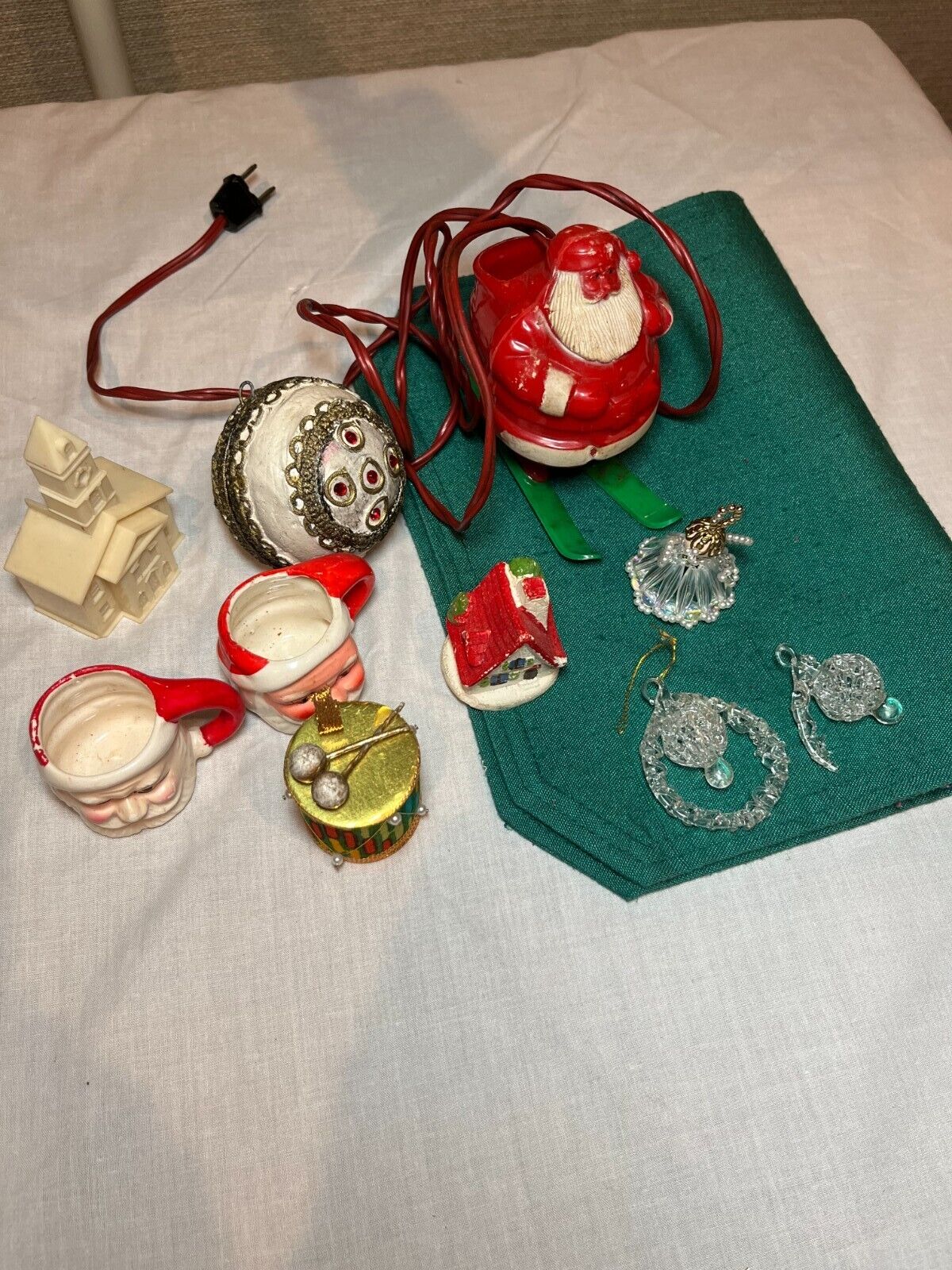 Lot of vintage Christmas decorations and tree ornaments(40s and 50s)