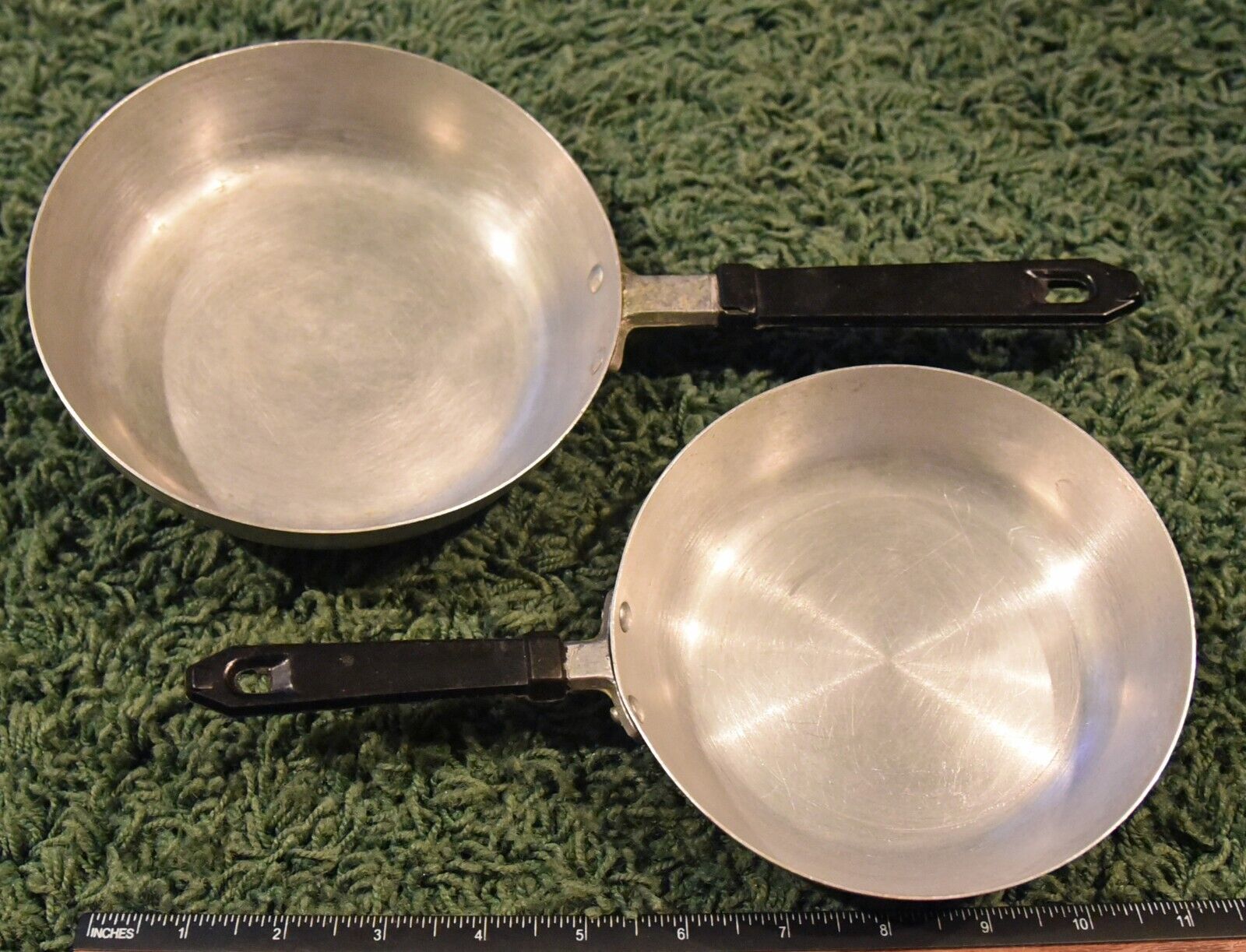 Vintage pair of #2 & #3 Aluminum Frying Pans by Praktik in Italy