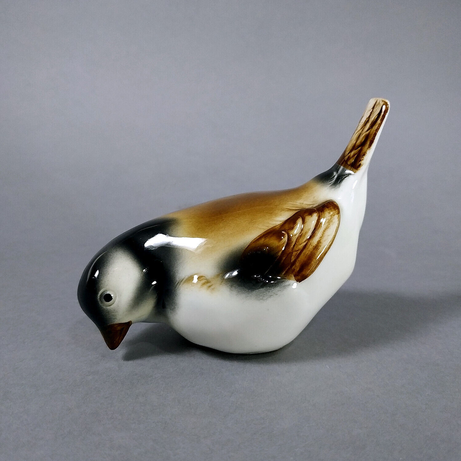 TIT BIRD. Antique Japanese Porcelain Figurine. Stigma \