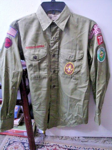 Vintage Boy Scouts of America BSA Youth Uniform Shirt Green 13 1/2 REG w/Patches