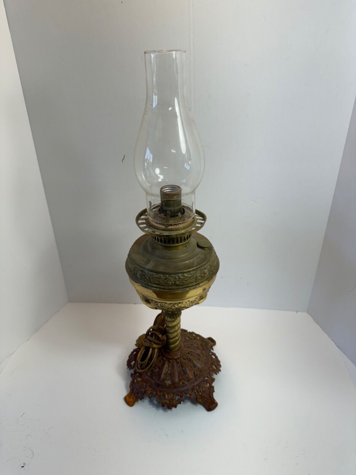 Antique Vintage Ornate  Banquet Victorian Electric Converted Oil Lamp