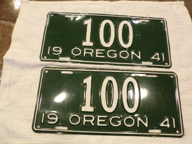 1941 Oregon license plates pair