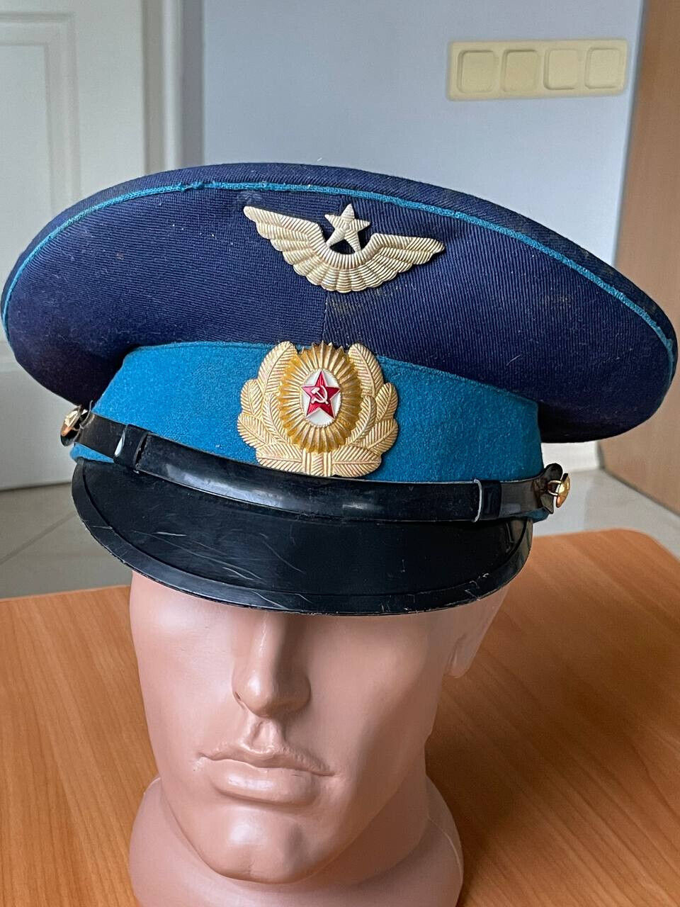 = Soviet Pilot Officer Visor Cap (marked 1980\'s) =