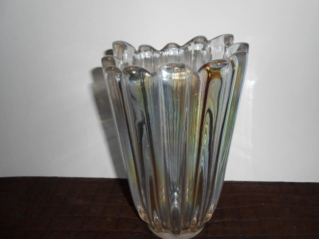 VINTAGE IRIDESCENT CLEAR GLASS VASE -  THICK WALL RIBBED DESIGN - 7 3/4\
