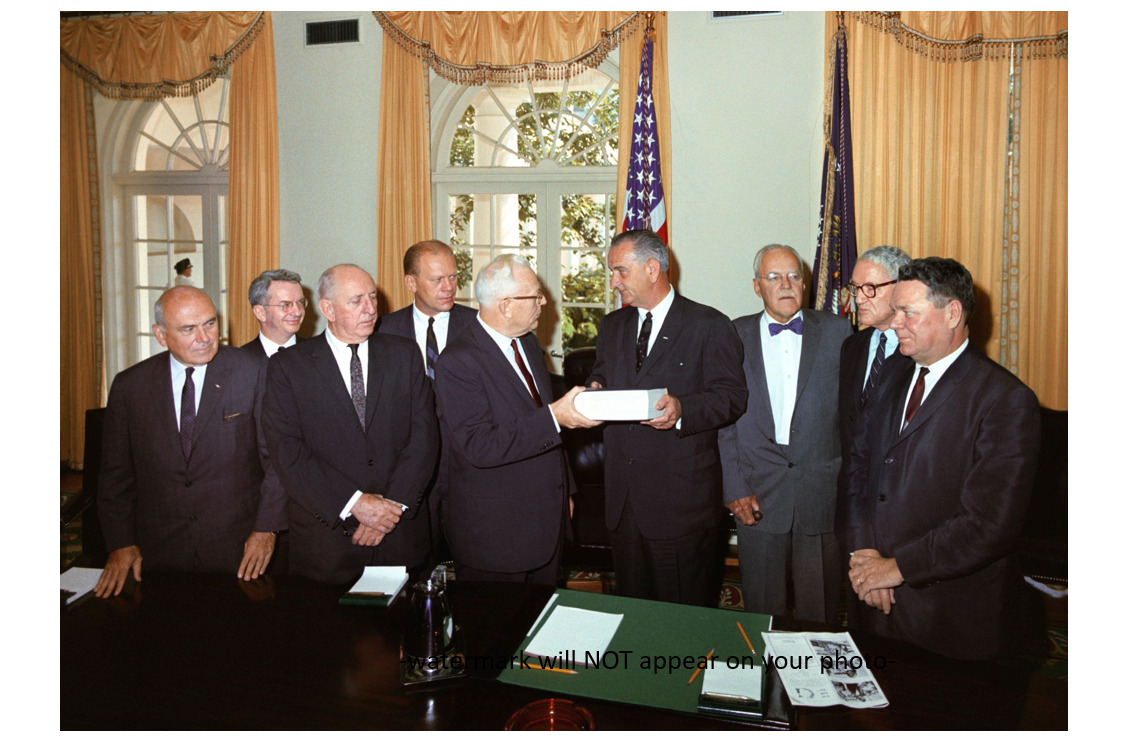 Warren Commision Group PHOTO Kennedy Assassination, Lyndon Johnson Gets Report