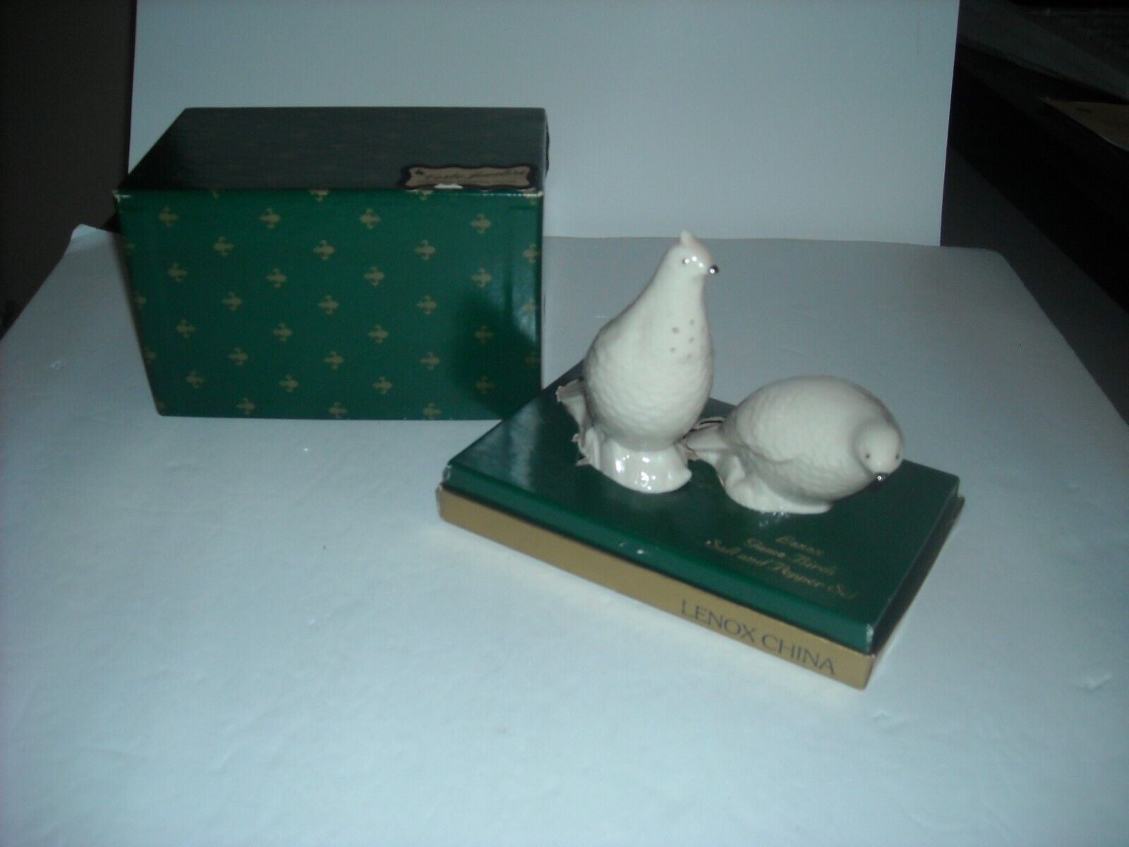 Lenox China Game Birds Salt & Pepper Shaker Set Ivory Fancy Formal Elegant Boxed