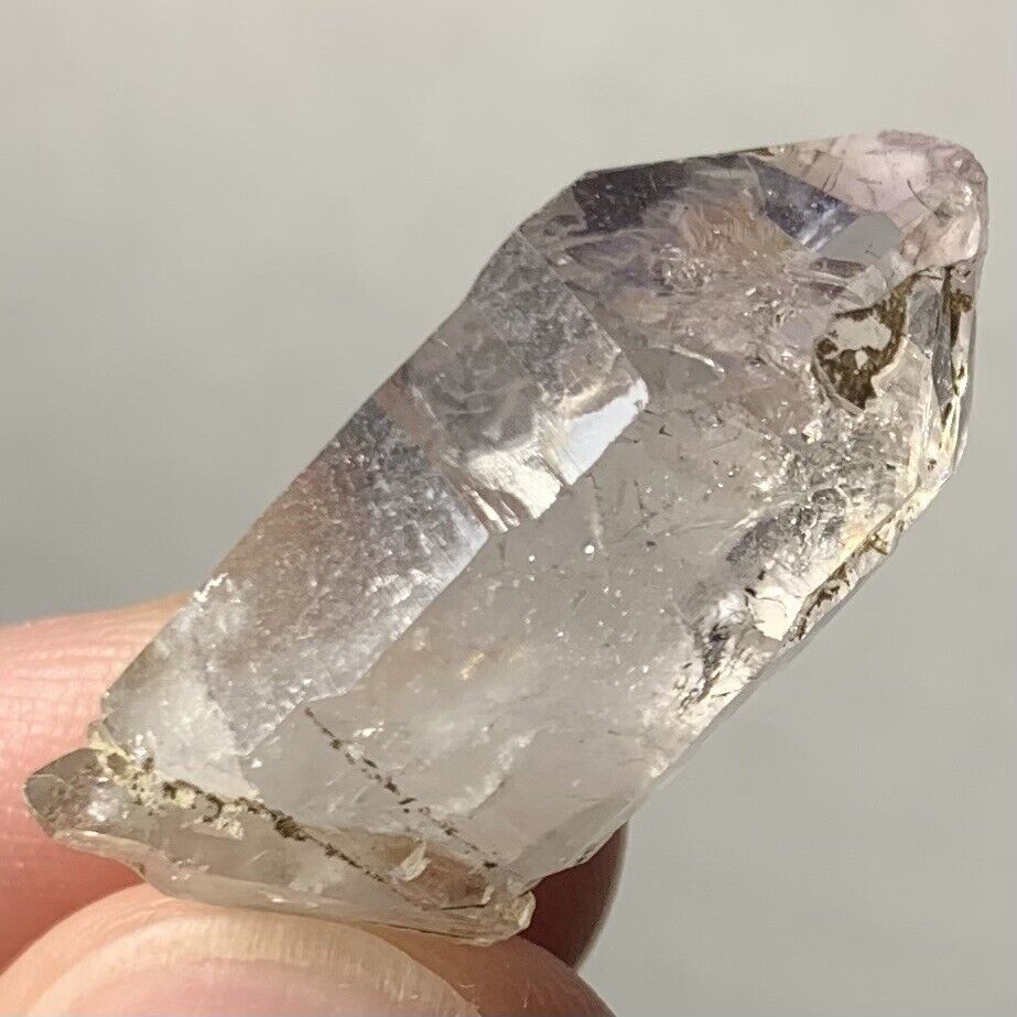 Rare Pale Amethyst Quartz Crystal Khaplu Gilgit-Baltistan PAKISTAN 4.6g