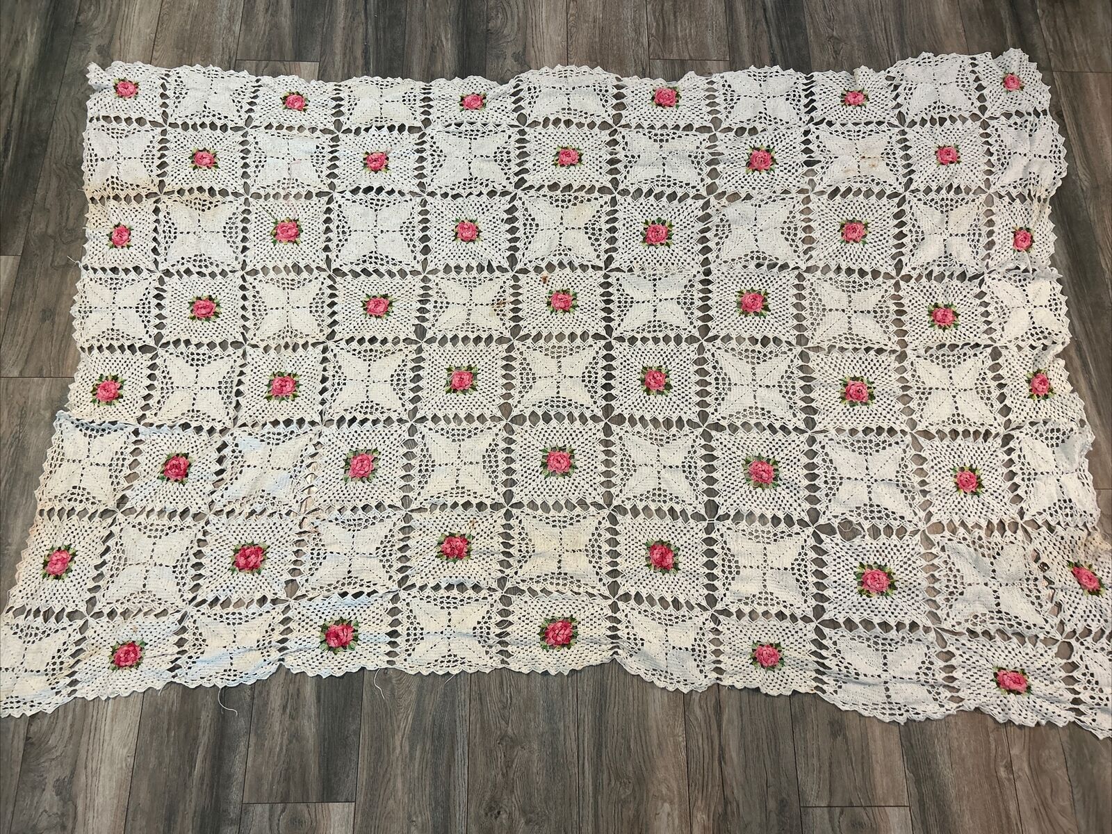 Vintage Handmade Crochet Table Cloth 82 X 55 Raised Roses