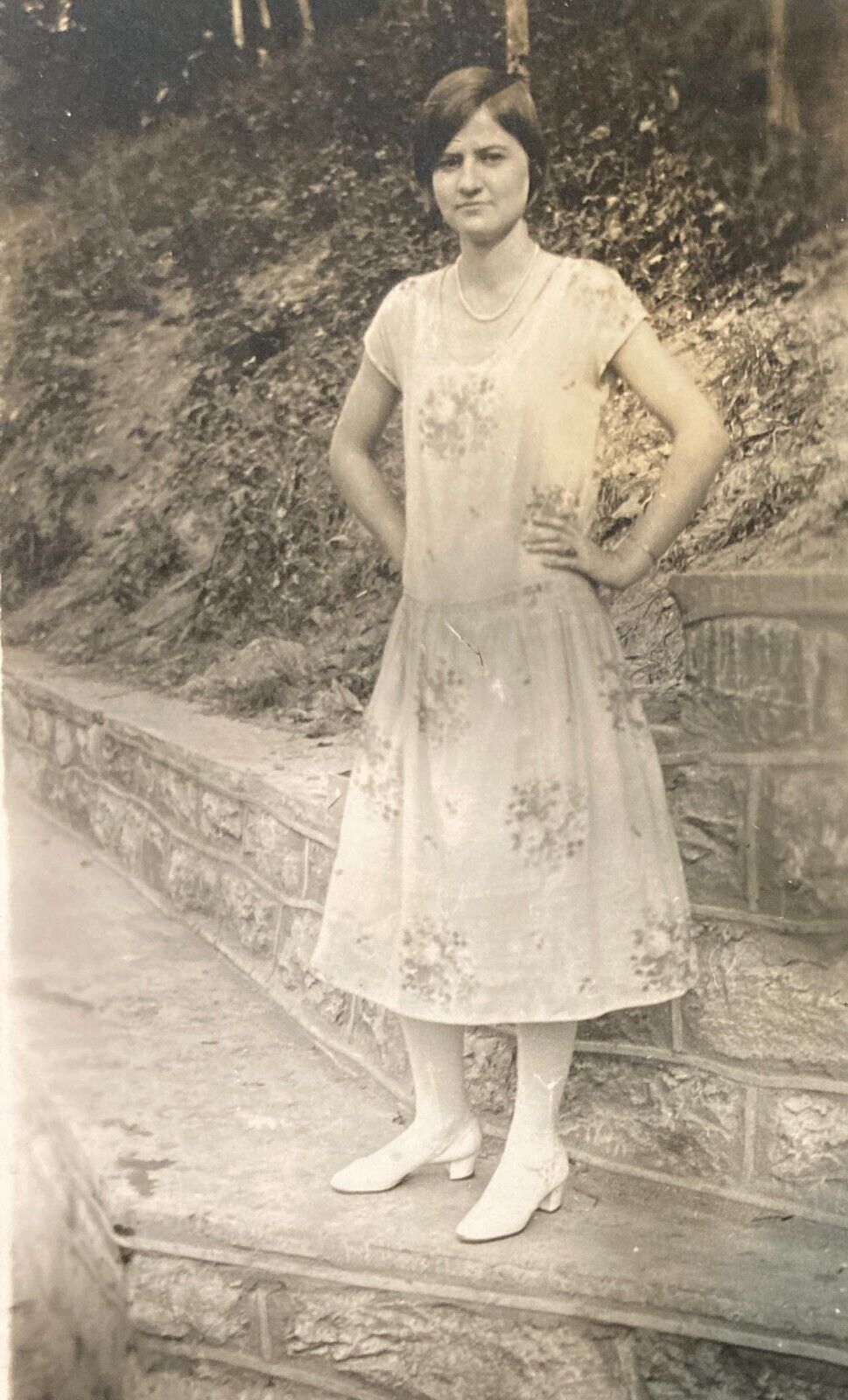 Vintage 1930s Photo Pretty Young Woman Short Hair Lovely Floral Dress Fashion