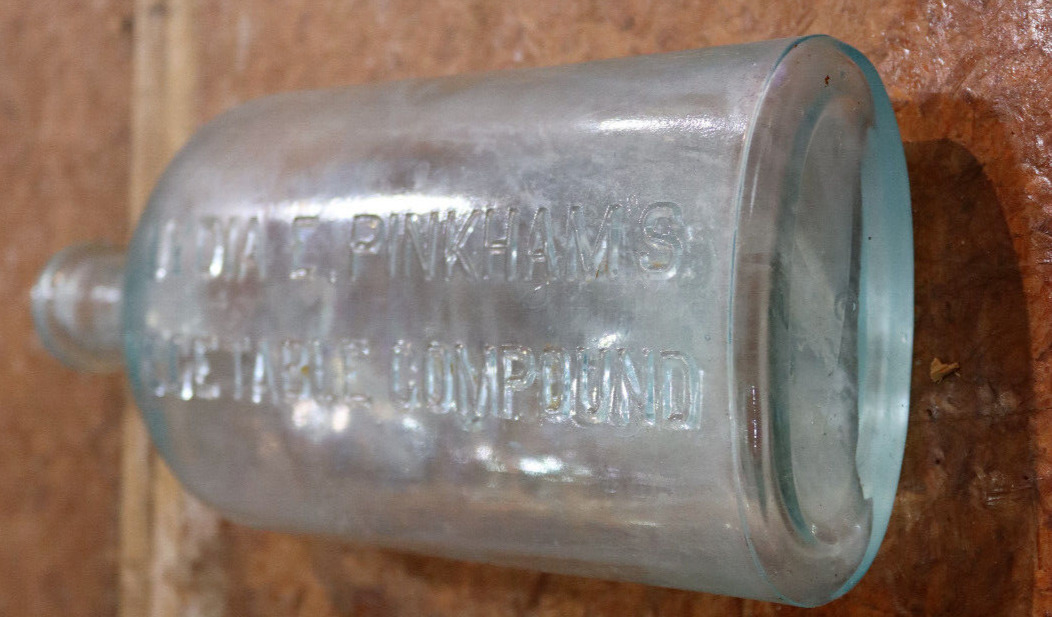 NIce Antique Lydia E. Pinkham Vegetable Compound Aqua Glass Bottle 8.5\