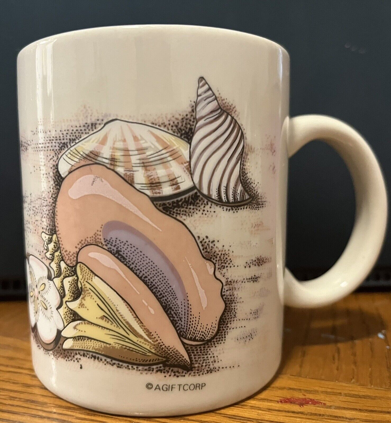 VINTAGE 80’s.  AGIFTCORP mug With Handle.  Seashell Pattern