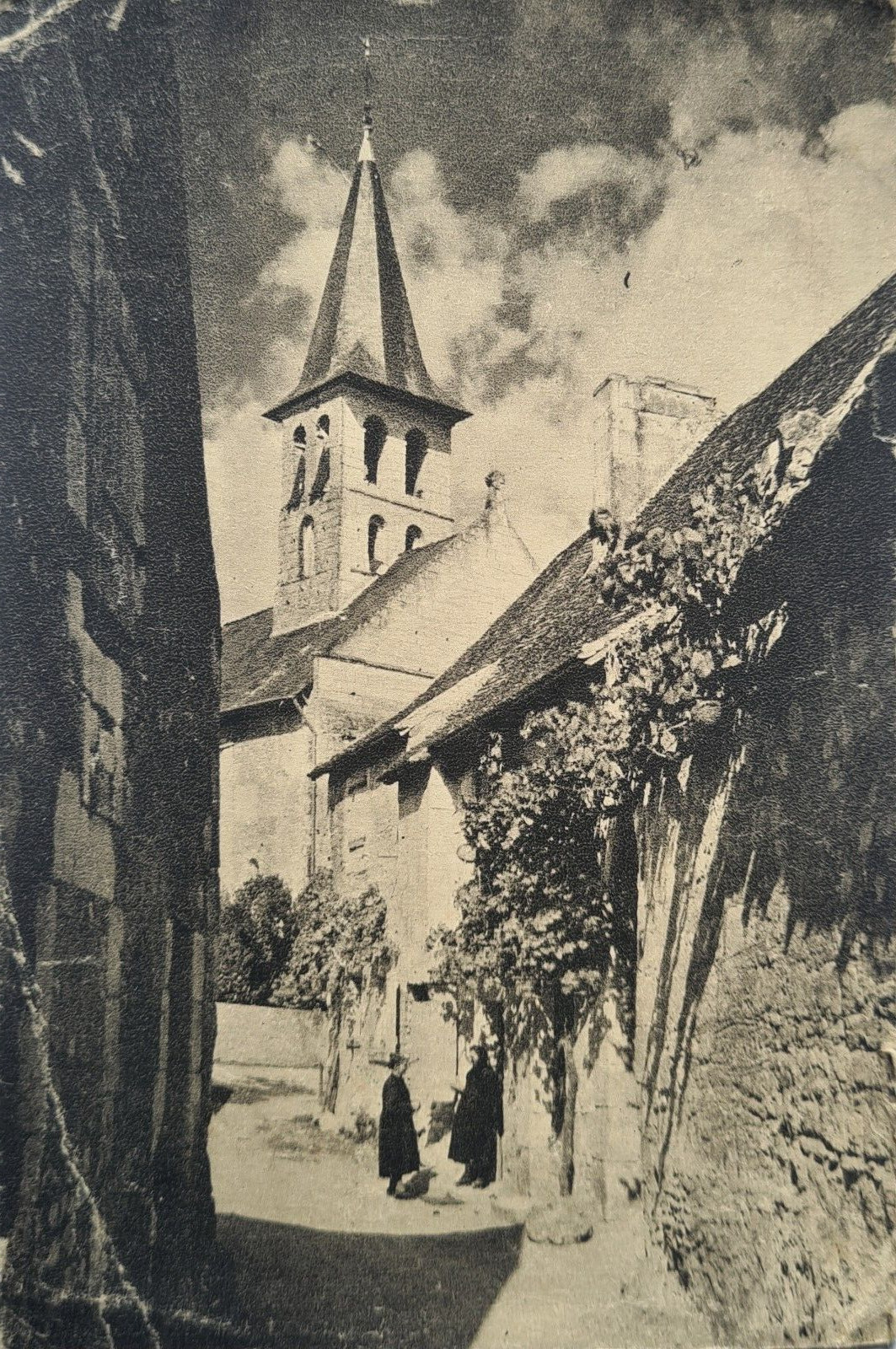 antique postcard, France (I.-et-L.) PERRUSSON- Le vieux Bourg-Coll. PINEAU