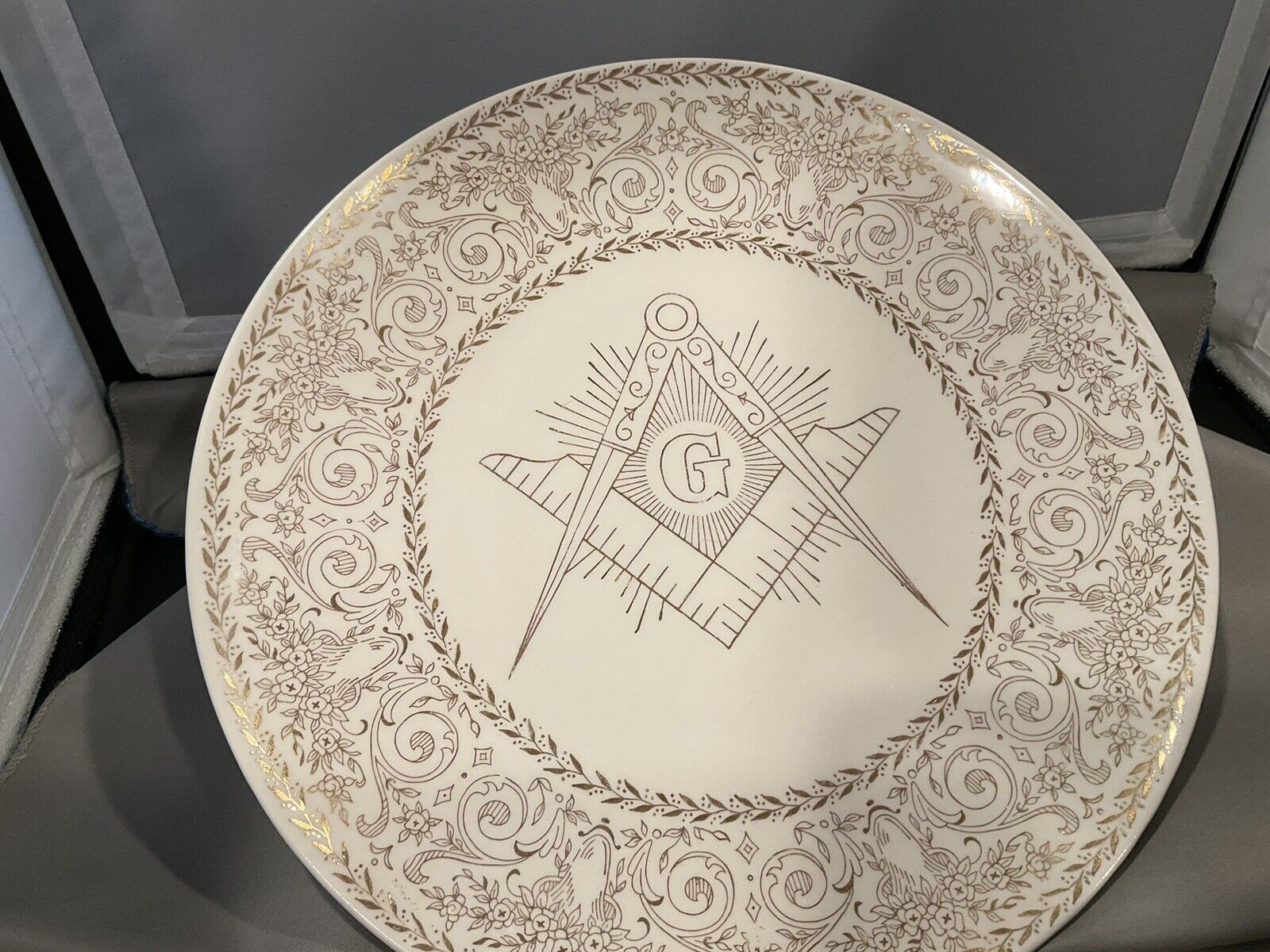 Vintage Rare Masonic Lodge Symbol Decoration 10” Plate. Trimmed In 22 K Gold