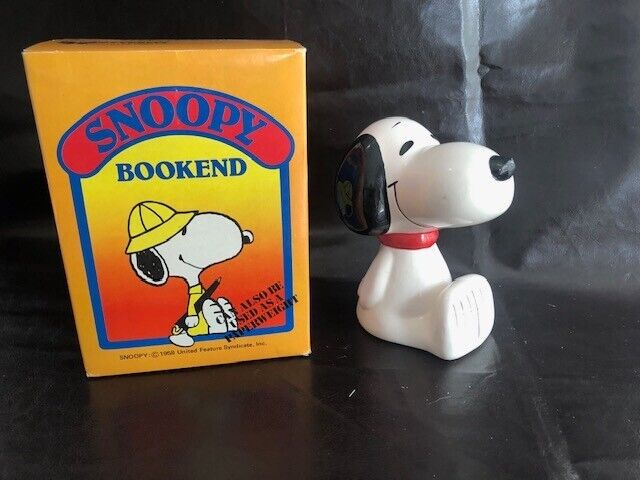 Vintage pair of Snoopy bookends- Circa 1958-1966  Original Boxes      bg