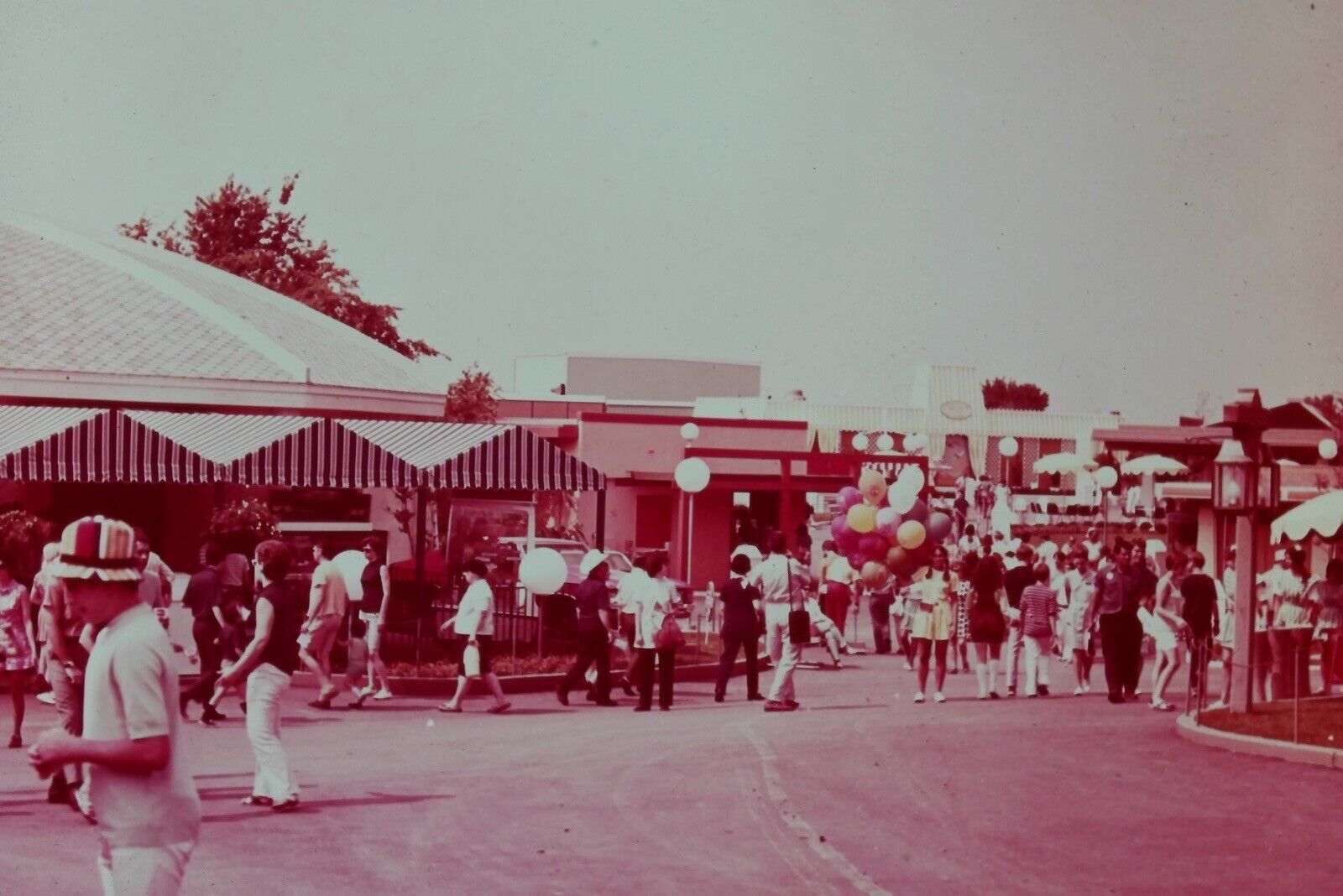 c1970s Six Flags Great Adventure~Street Scene~VTG Dexter 35mm Slide