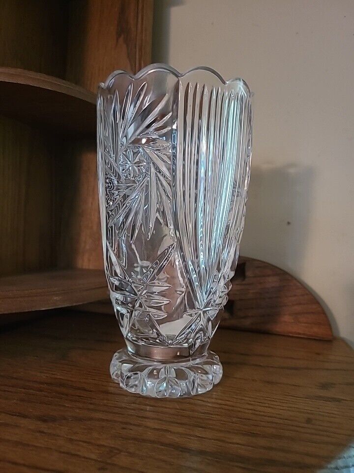 Lead Crystal Vase Pre-owned Heavy Scolloped Top/Base