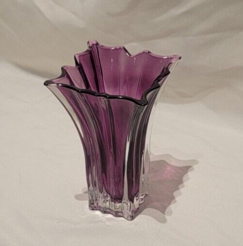 Vera Wang Vase Ribbed Flared Summer Flowers Party Purple Glass Art Heavy 7.5\