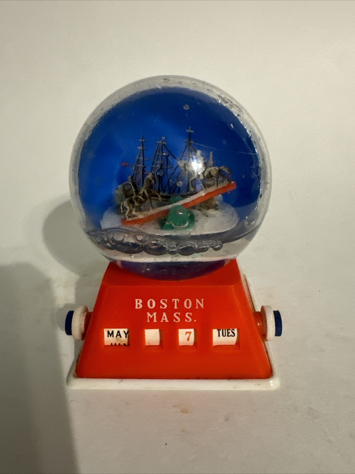 Vintage Boston, Massachusetts Calendar Snow Globe Plastic 4\