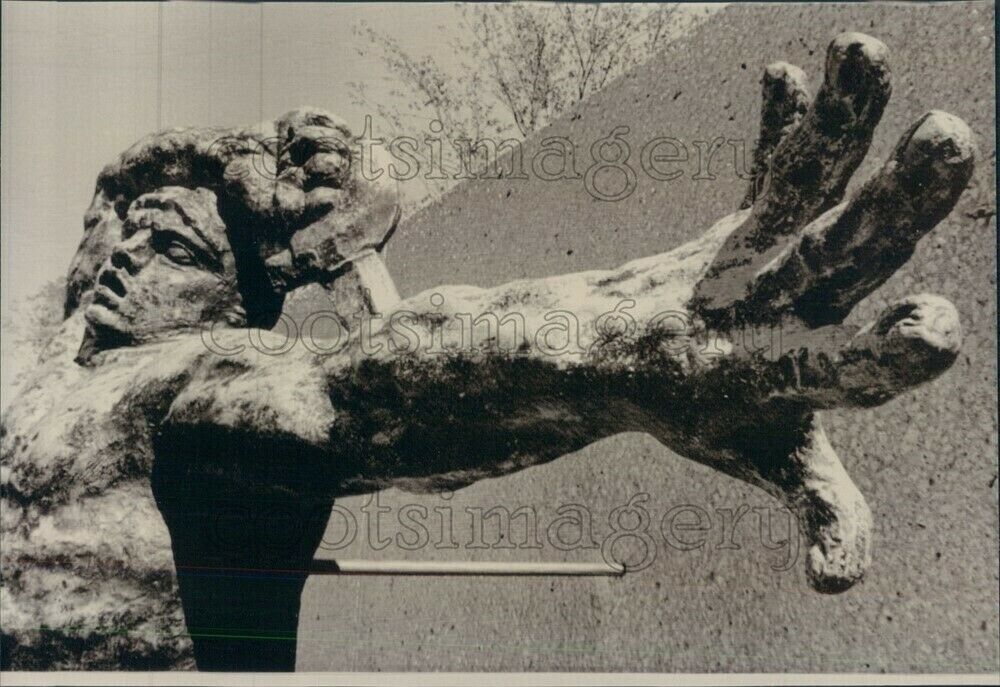 1974 Press Photo Bourdelle Bronze Sculpture Great Warrior of Montauban