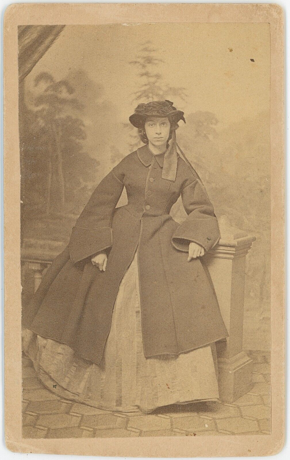 Pretty Young Lady With Hat Boston, Massachusetts 1860s CDV Carte de Visite X405