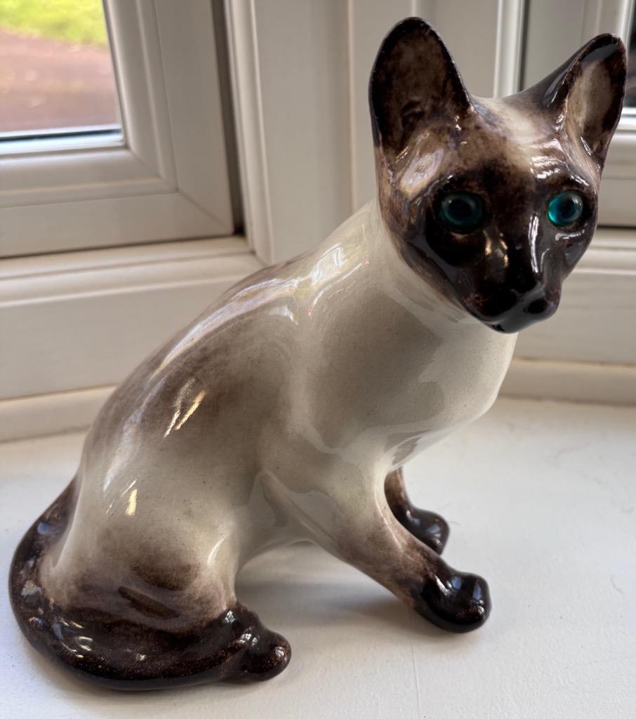 Vintage Winstanley Siamese Cat Size 3 Cathedral Blue Glass Eyes.