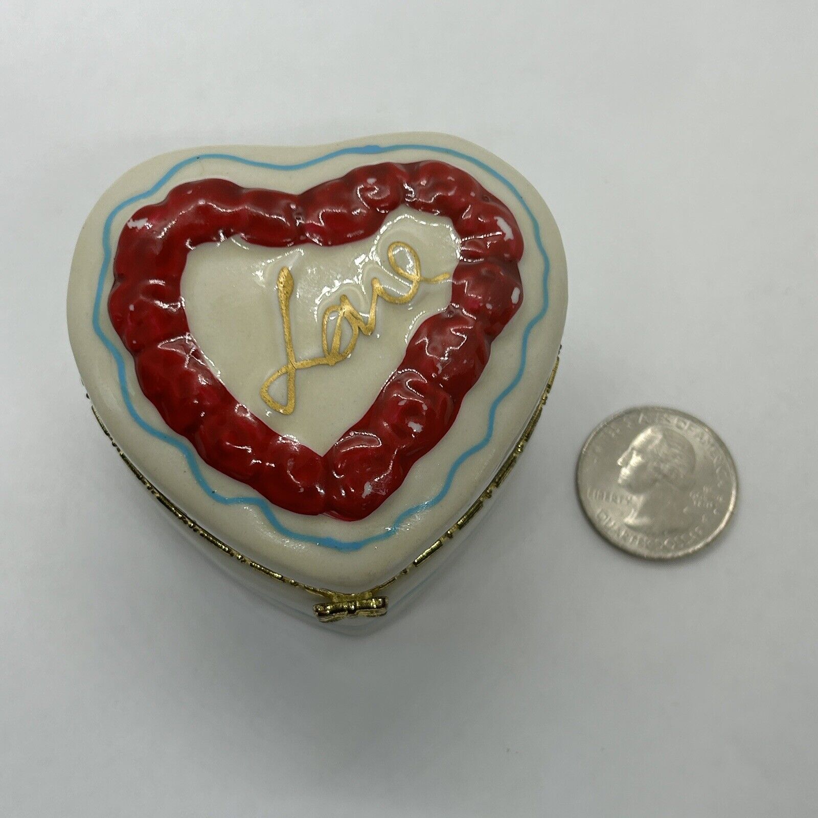 Ceramic Heart Shaped Hinged LOVE  Trinket box  2.5x2.5x2  Inch Valentine Cake