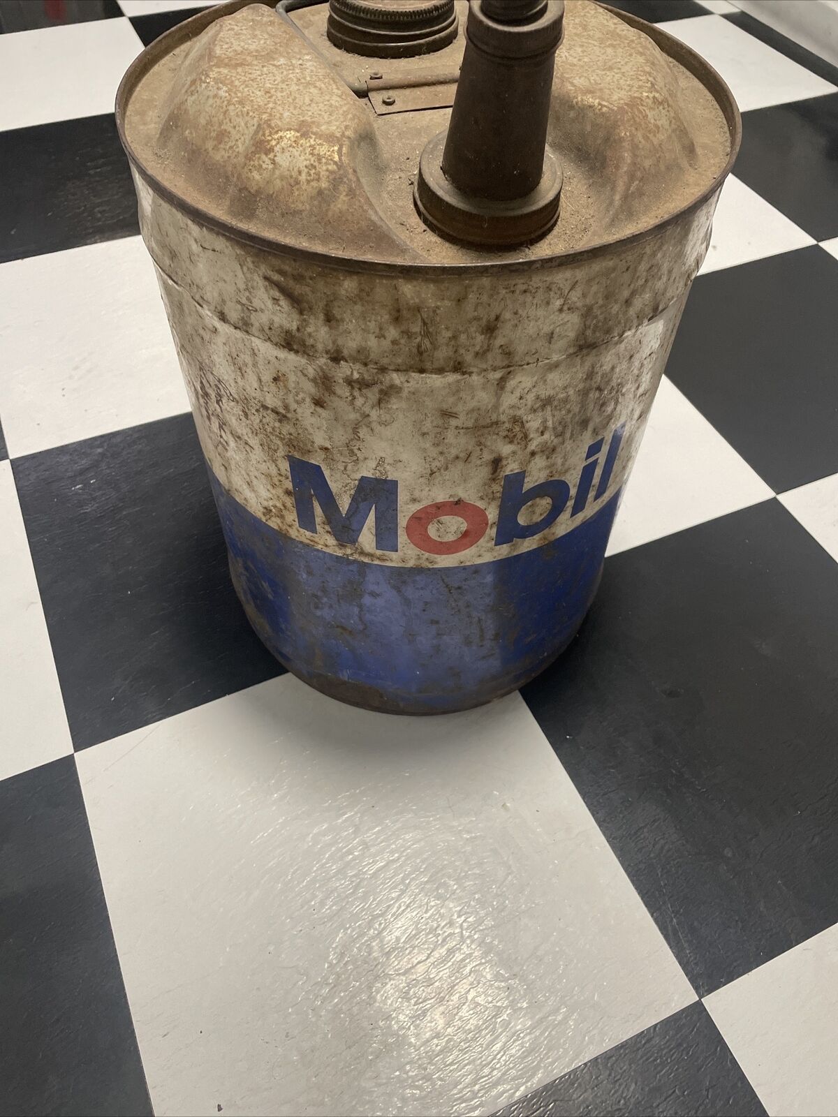 Vintage Mobil Five Gallon Oil with Small Pegasus Gas Logo PATINA/Rust