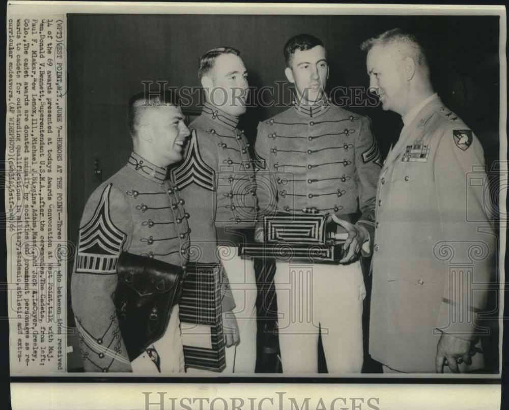 1966 Press Photo Cadet honorees talk with Donald Bennett at West Point