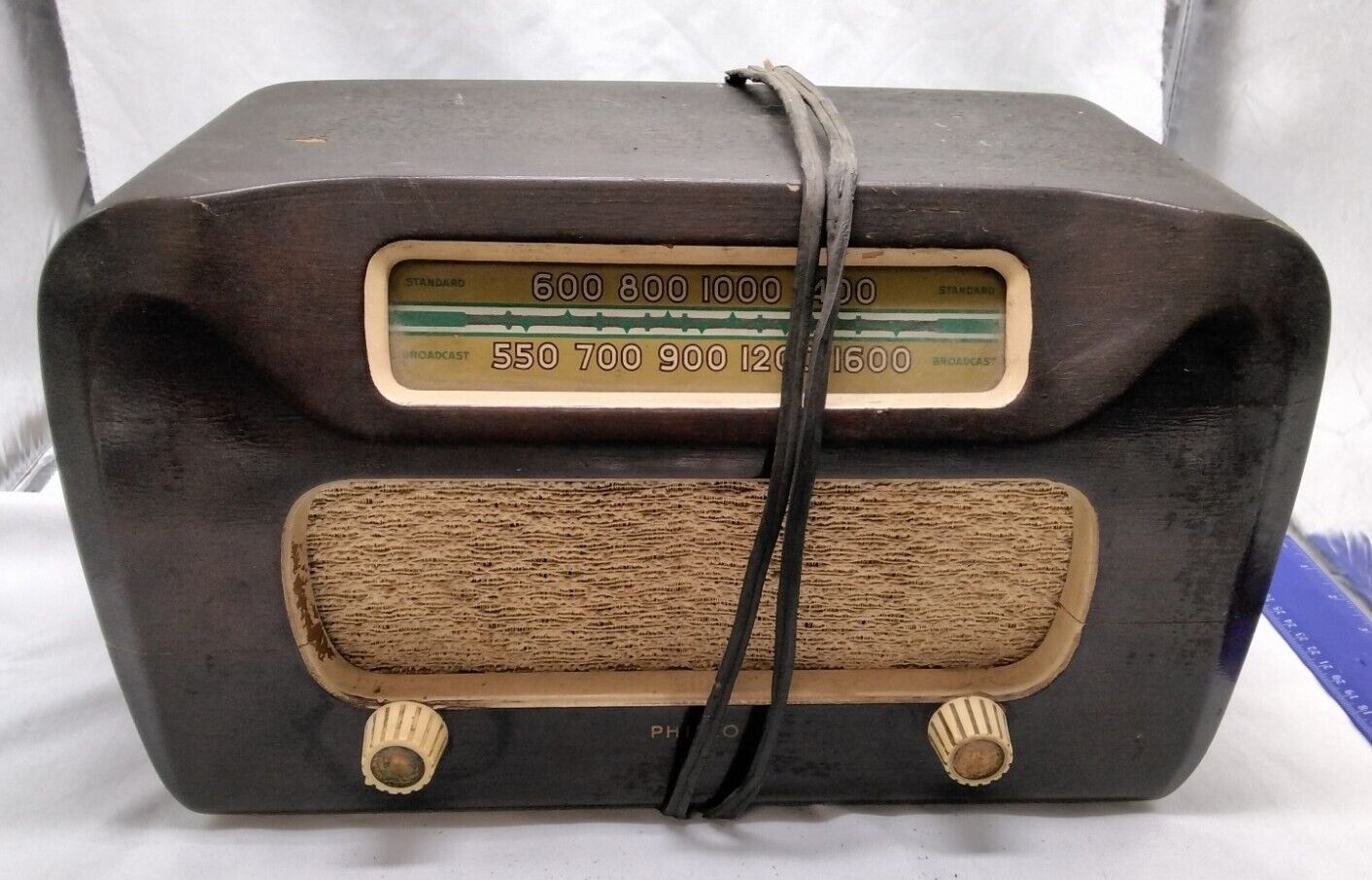 vtg 1948 Philco Model 48-461 Table Top Wooden Radio parts or repair UNTESTED
