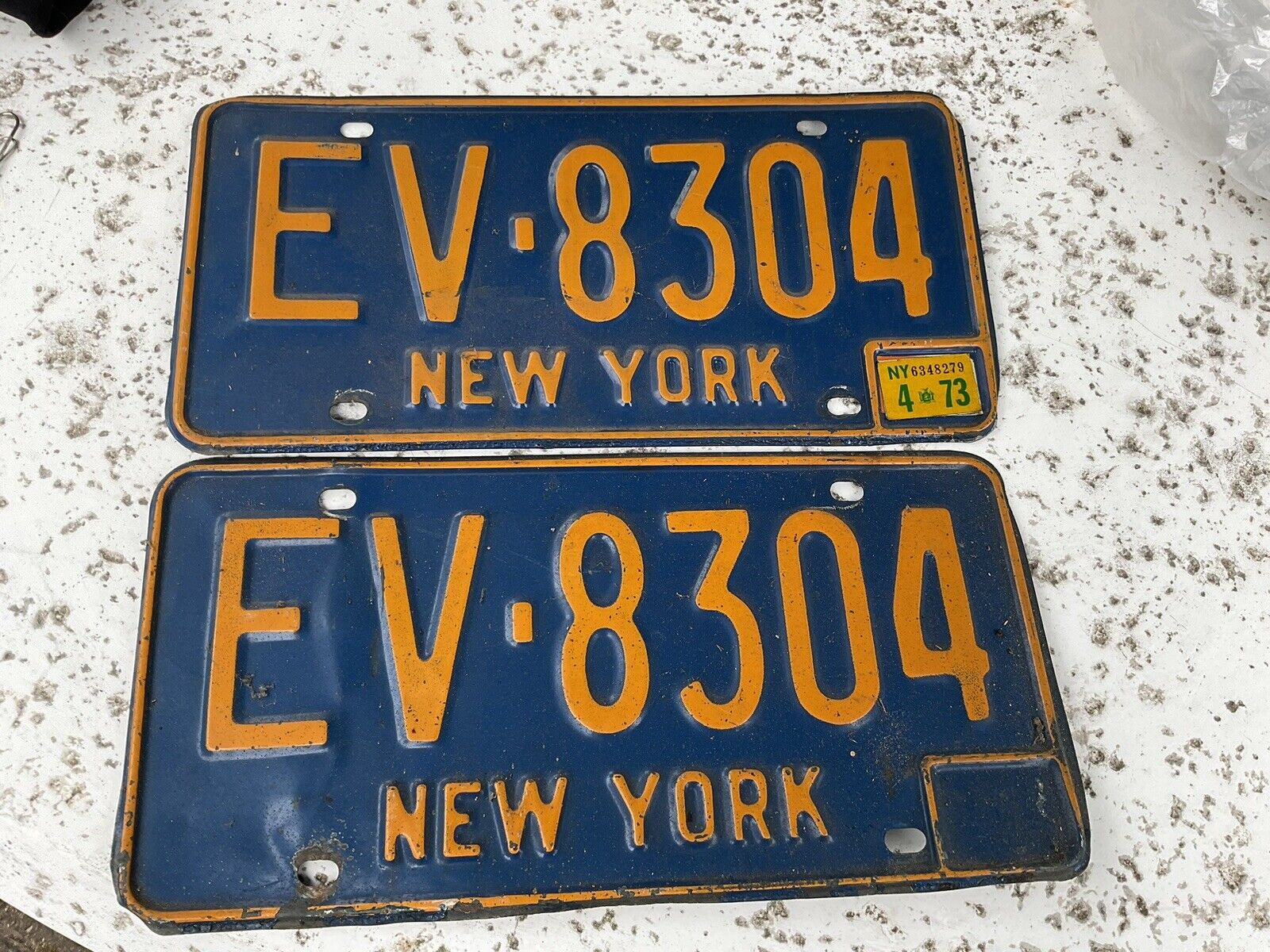 ORIGINAL 1960s / 70s NY LICENSE PLATE PAIR EV 8304
