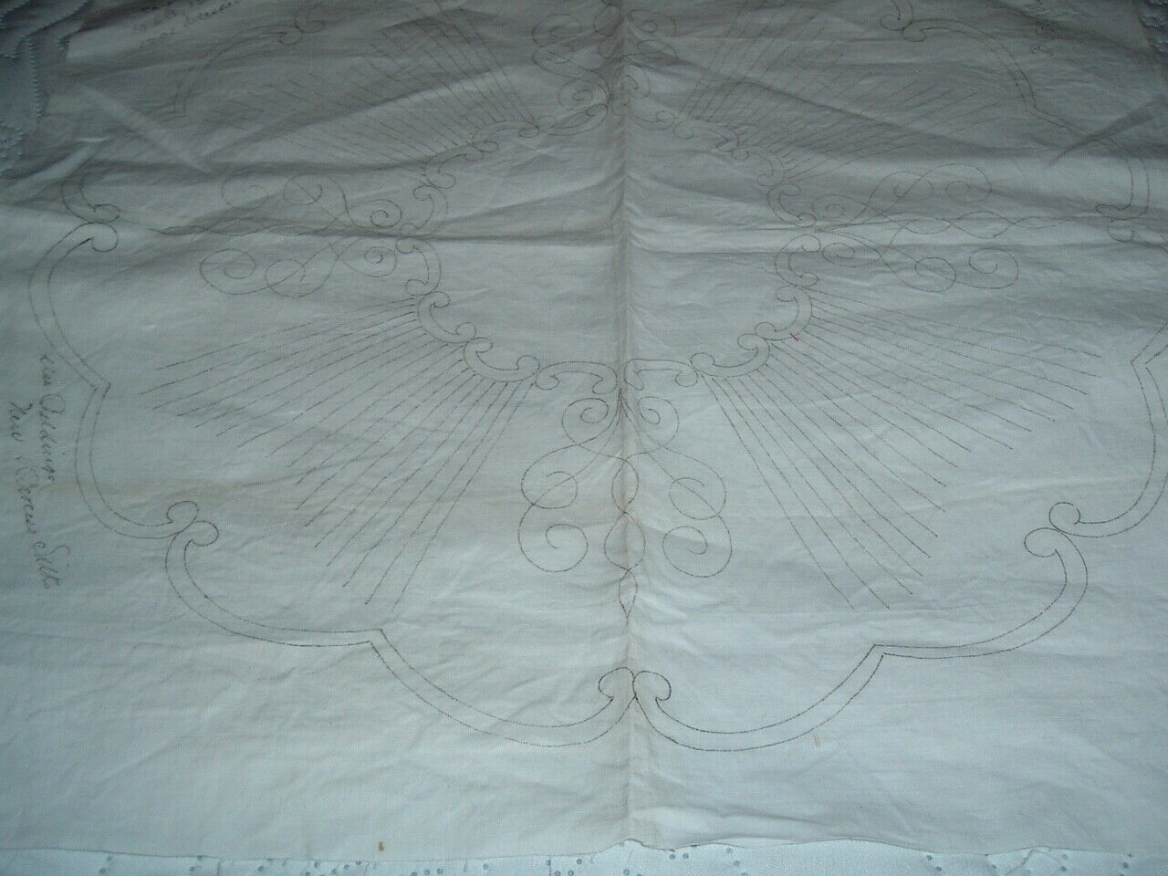 Vtg 1900s Victorian Stamped For Embroidery Scrolls Scallops Doily 15\