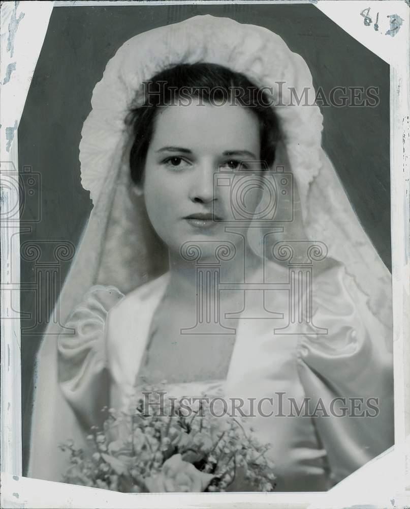 1940 Press Photo Jane McMahon in her wedding gown, to marry Harry Noyes, Jr.